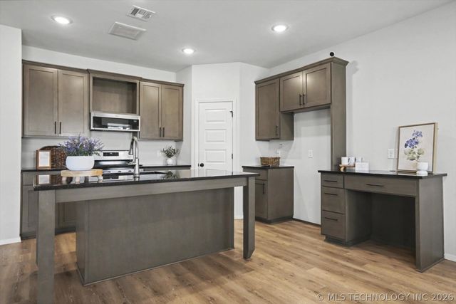 7303 E 89th Street, Owasso, OK 74055