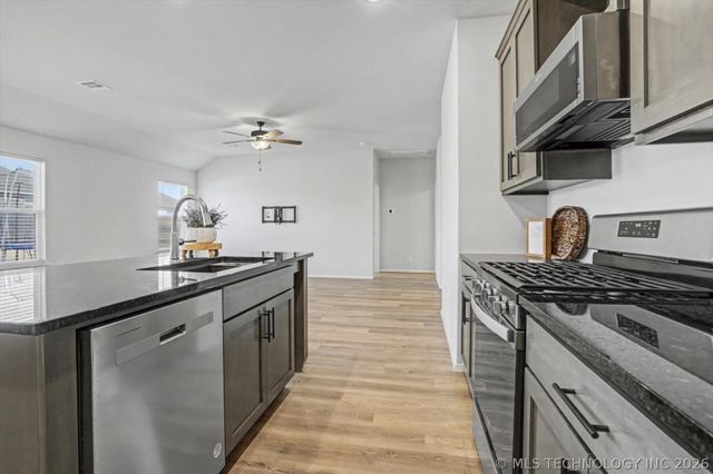 7303 E 89th Street, Owasso, OK 74055