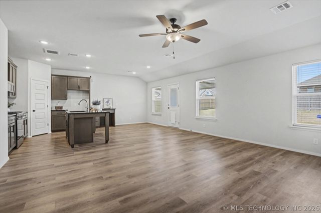 7303 E 89th Street, Owasso, OK 74055