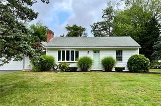 31 Nipsah Road, Warwick, RI 02818