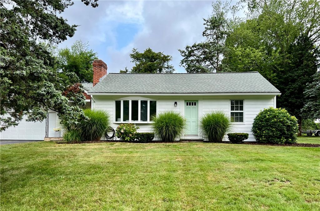 31 Nipsah Road, Warwick, RI 02818