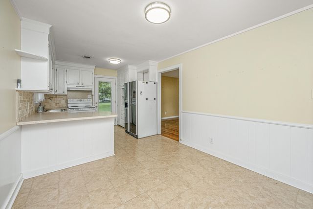 7372 Commodore Road, Yonges Island, SC 29449