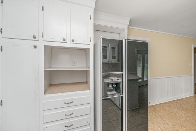 7372 Commodore Road, Yonges Island, SC 29449