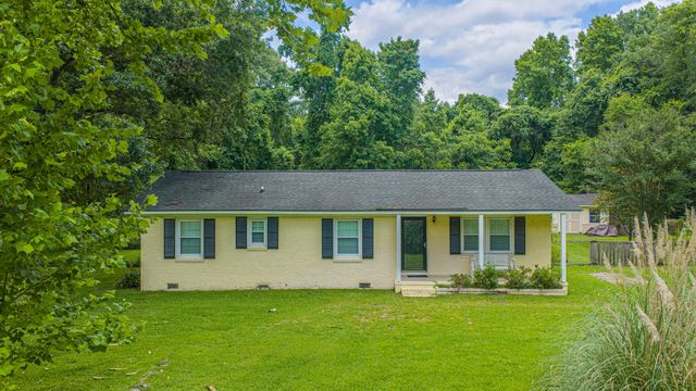7372 Commodore Road, Yonges Island, SC 29449