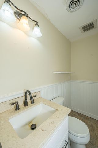 7372 Commodore Road, Yonges Island, SC 29449