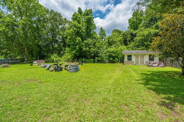 7372 Commodore Road, Yonges Island, SC 29449