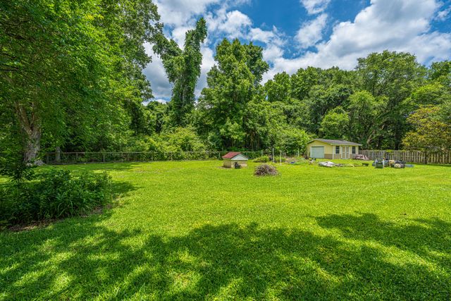 7372 Commodore Road, Yonges Island, SC 29449