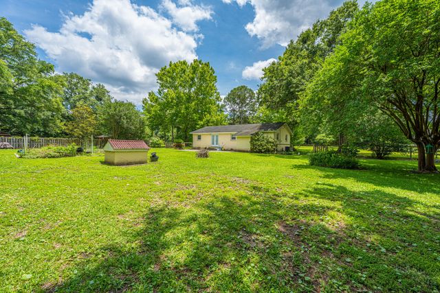 7372 Commodore Road, Yonges Island, SC 29449