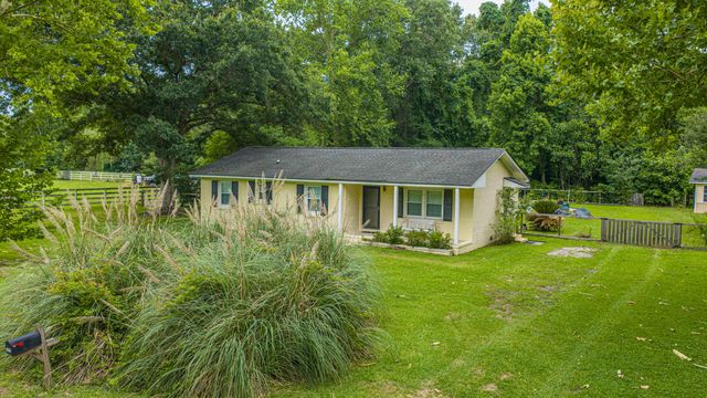7372 Commodore Road, Yonges Island, SC 29449