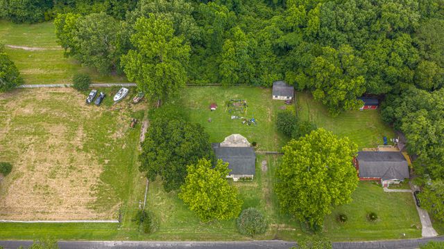 7372 Commodore Road, Yonges Island, SC 29449