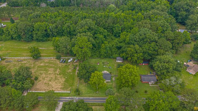 7372 Commodore Road, Yonges Island, SC 29449