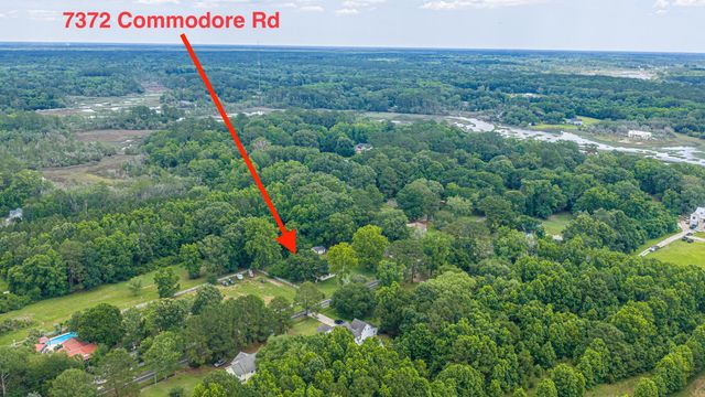 7372 Commodore Road, Yonges Island, SC 29449