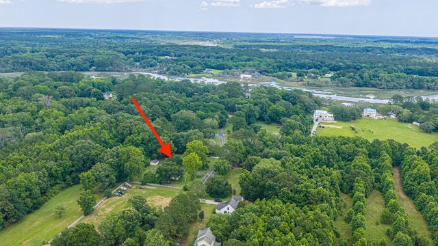 7372 Commodore Road, Yonges Island, SC 29449