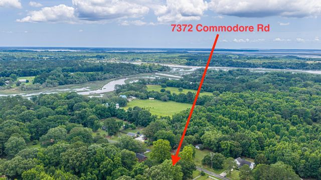 7372 Commodore Road, Yonges Island, SC 29449
