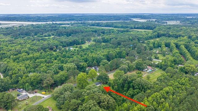 7372 Commodore Road, Yonges Island, SC 29449