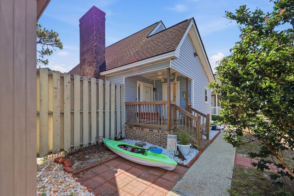 1705 Edge Dr., North Myrtle Beach, SC 29582
