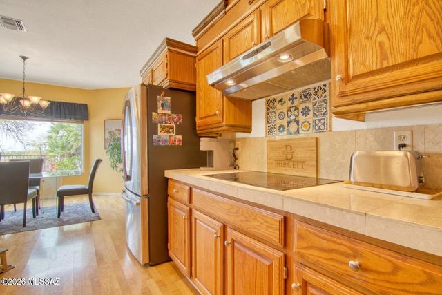 1232 E Camino Diestro, Oro Valley, AZ 85704