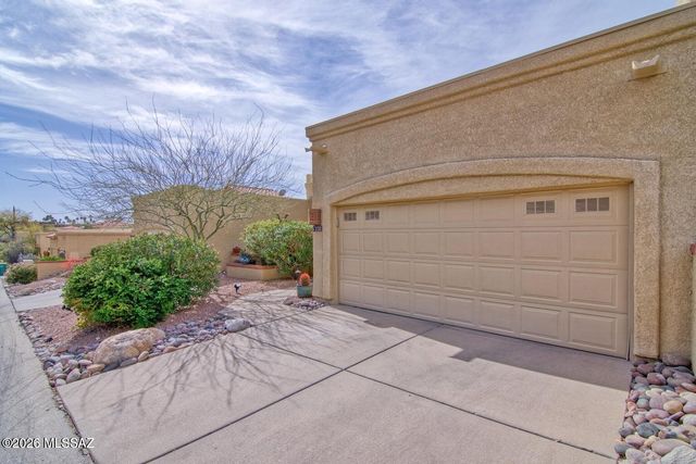 1232 E Camino Diestro, Oro Valley, AZ 85704