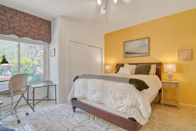 1232 E Camino Diestro, Oro Valley, AZ 85704