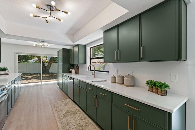3906 BLOOMING HILL LANE, Palm Harbor, FL 34684