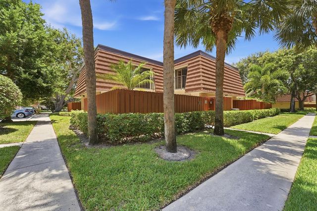 2716 27th Court, Jupiter, FL 33477