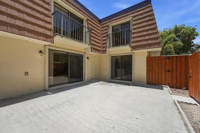 2716 27th Court, Jupiter, FL 33477
