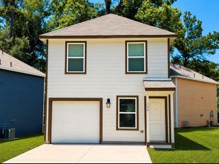 136 Black Walnut, Livingston, TX 77351