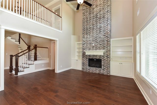 2136 Rockcliffe Loop, College Station, TX 77845