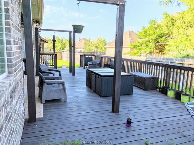 2136 Rockcliffe Loop, College Station, TX 77845