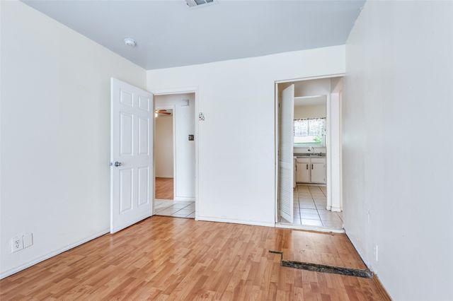 718 Susan Drive, Arlington, TX 76010