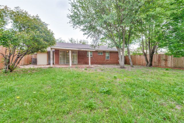 718 Susan Drive, Arlington, TX 76010