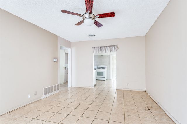 718 Susan Drive, Arlington, TX 76010