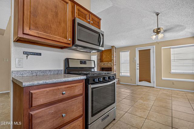 11539 JIM FERRIELL Drive, El Paso, TX 79936
