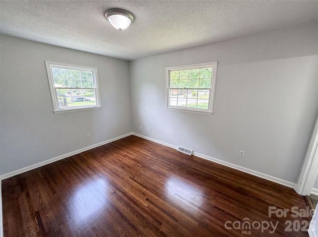 2039 Artwood Lane, Charlotte, NC 28217
