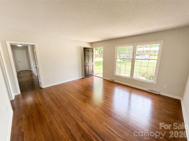 2039 Artwood Lane, Charlotte, NC 28217
