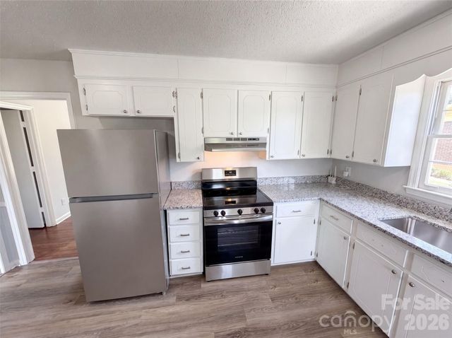 2039 Artwood Lane, Charlotte, NC 28217