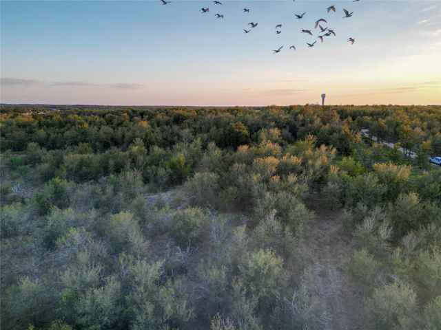 3935 County Road 464, Elgin, TX 78621