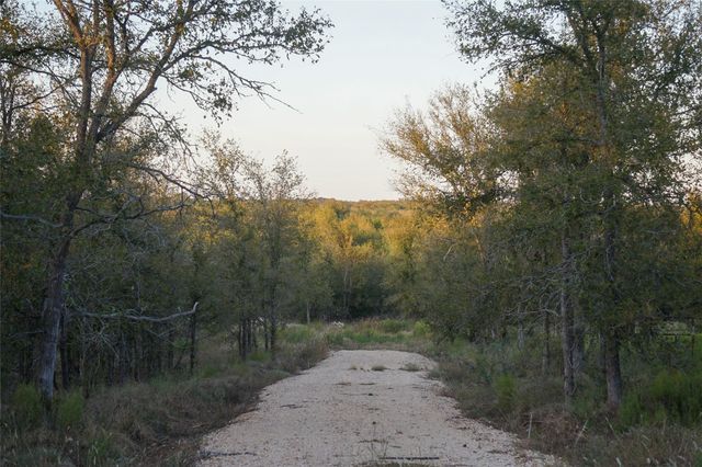 3935 County Road 464, Elgin, TX 78621