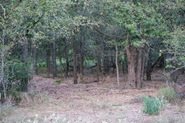 3935 County Road 464, Elgin, TX 78621