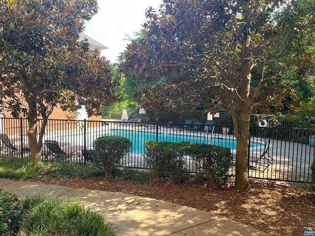 280 Riverbend Dr Apt 4A, Charlottesville, VA 22911