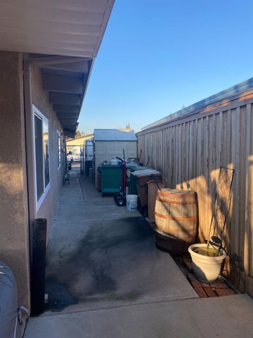 2414 Modoc Way, Lodi, CA 95242