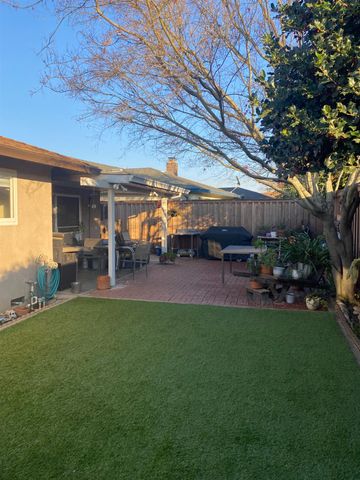 2414 Modoc Way, Lodi, CA 95242