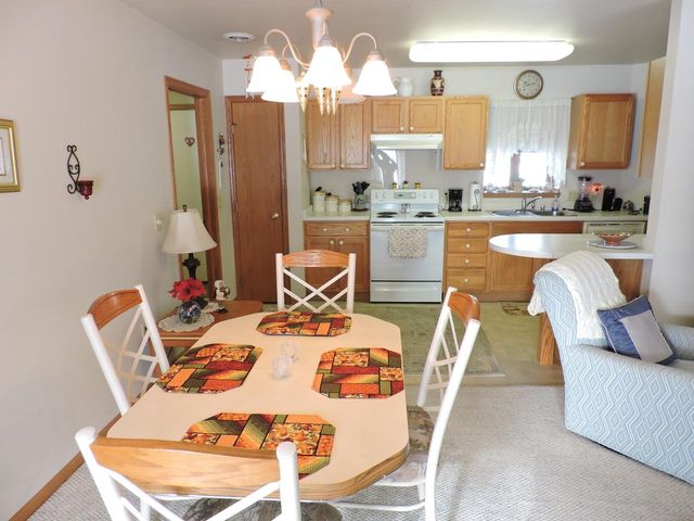 1515 Raveen STREET, Fort Atkinson, WI 53538