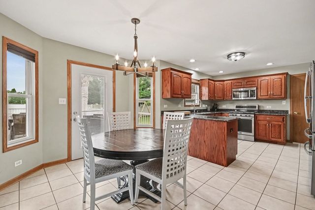 487 Locust Lane, Peotone, IL 60468