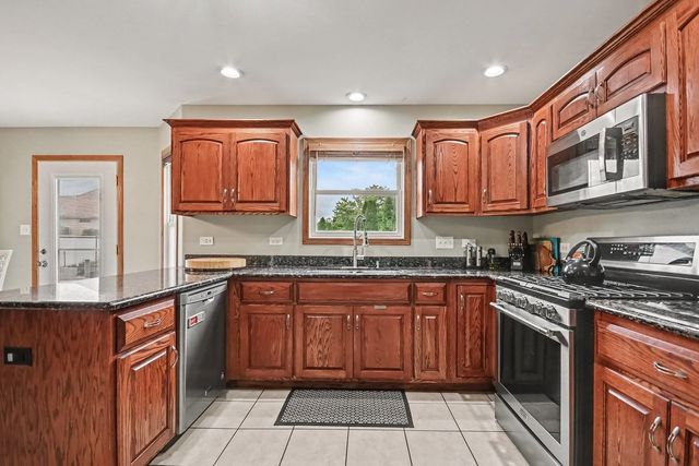 487 Locust Lane, Peotone, IL 60468