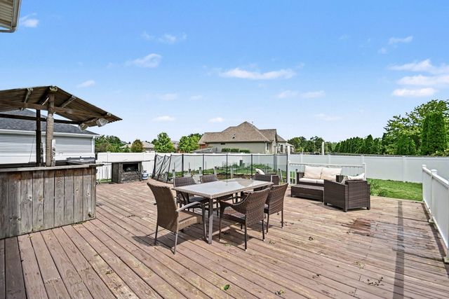 487 Locust Lane, Peotone, IL 60468