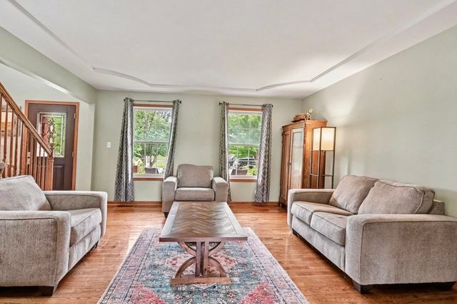 487 Locust Lane, Peotone, IL 60468