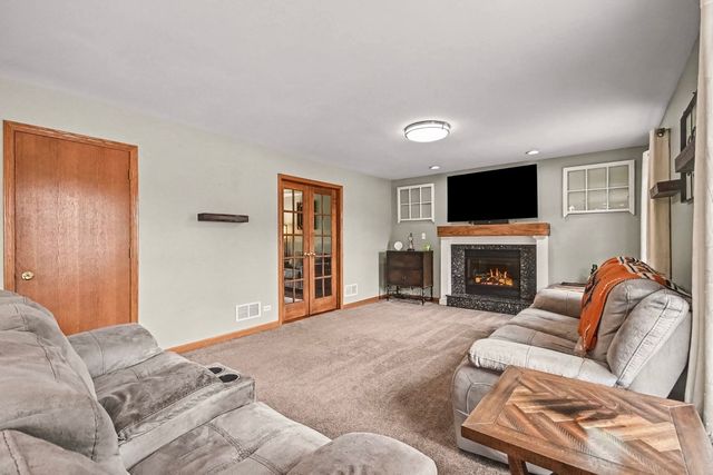 487 Locust Lane, Peotone, IL 60468