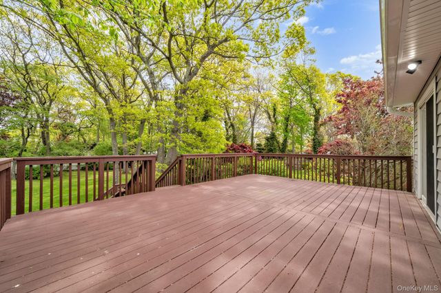 35 Arline Lane, East Islip, NY 11730