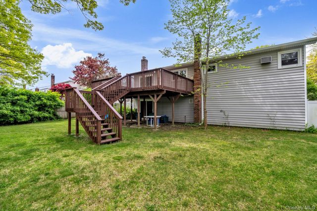 35 Arline Lane, East Islip, NY 11730